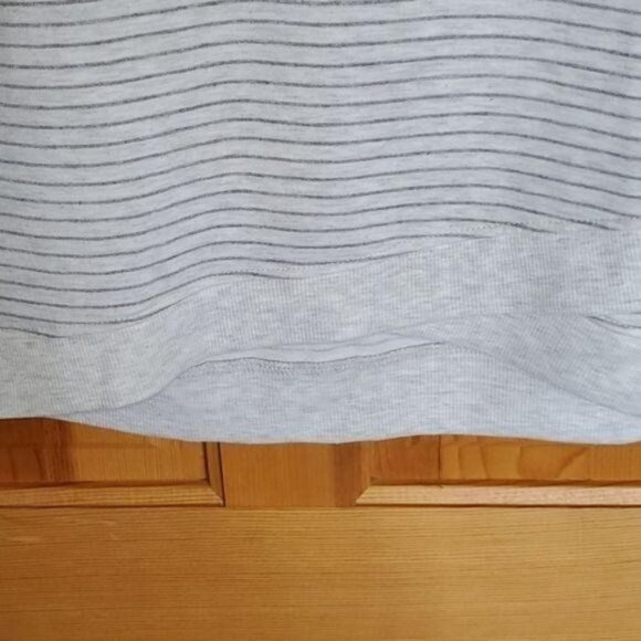 Danskin Sz. S Grey Striped Long Sleeve Cute Cut Front Sweatshirt - Picture 5 of 11